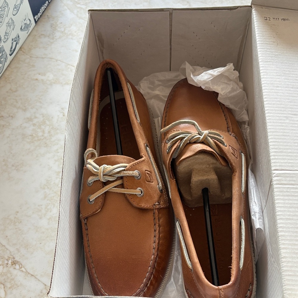 Sperry Brown Leather Boat Shoes - like new